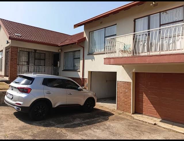 3 BEDROOM HOUSE FOR SALE IN RISANA